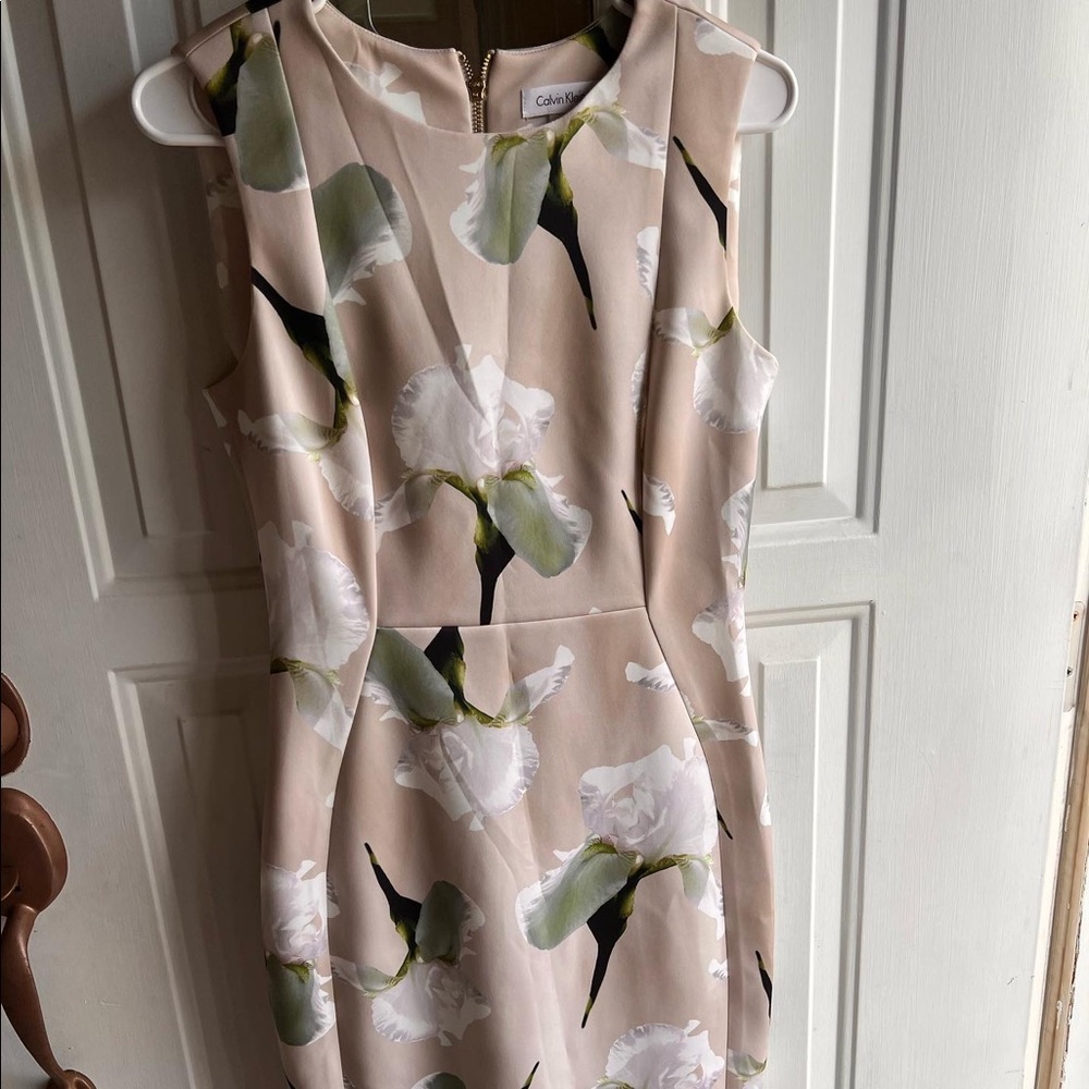 Calvin Klein floral pattern dress - size 6